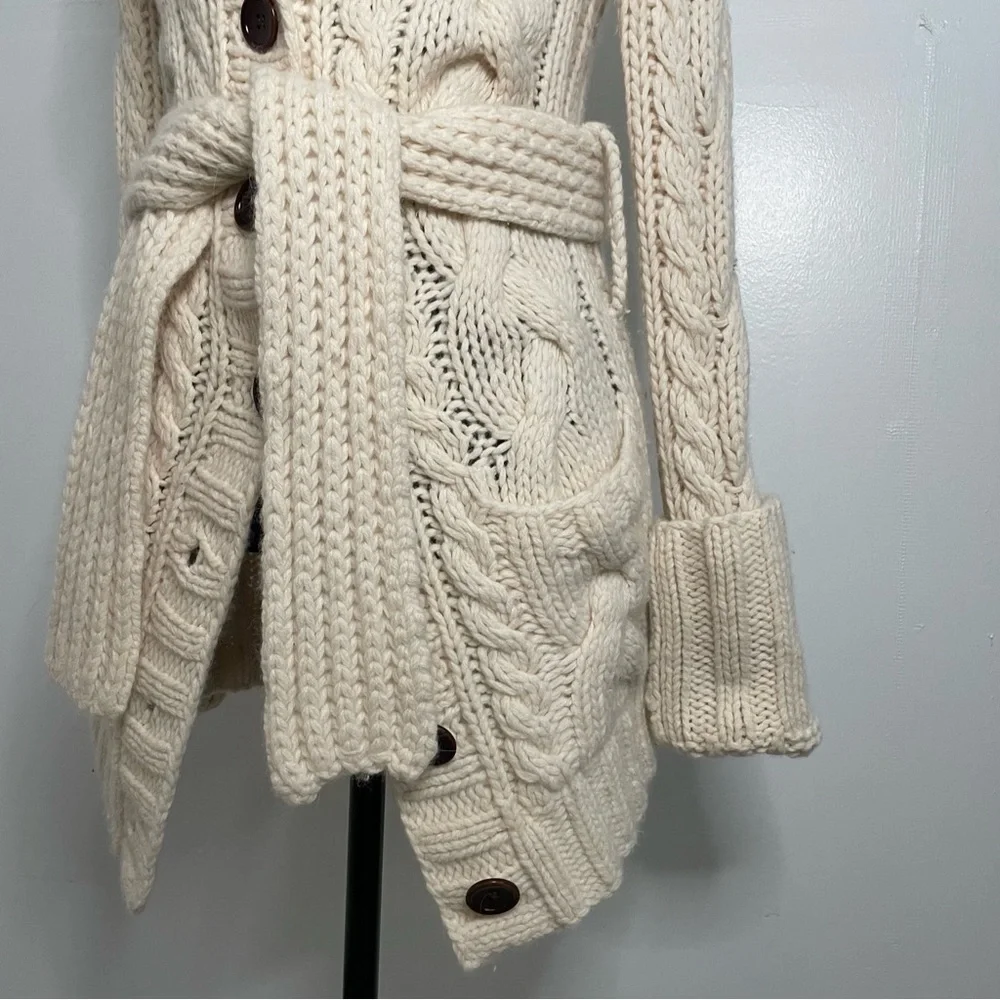 Abercrombie & Fitch Vintage Cream Lamb’s Wool Button Down Cable Knit Sweater - Picture 3 of 11
